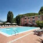 호텔 La Reggia Sporting Center 3*