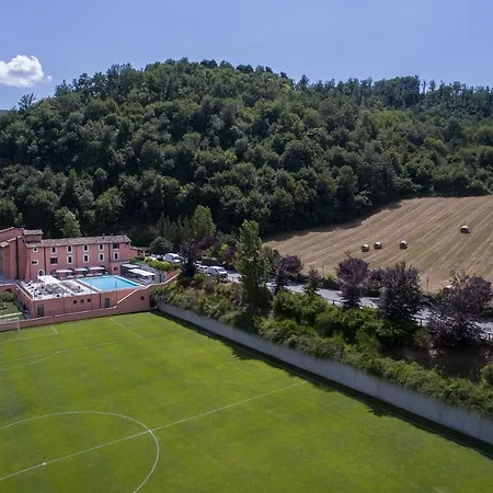 Szálloda La Reggia Sporting Center