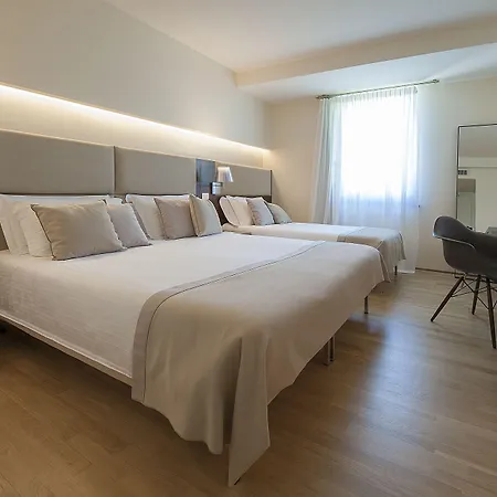 Szálloda La Reggia Sporting Center