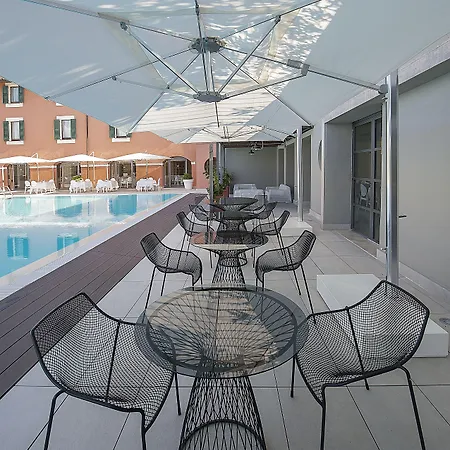 La Reggia Sporting Center Szálloda