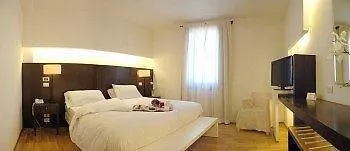 La Reggia Sporting Center ホテル 3*
