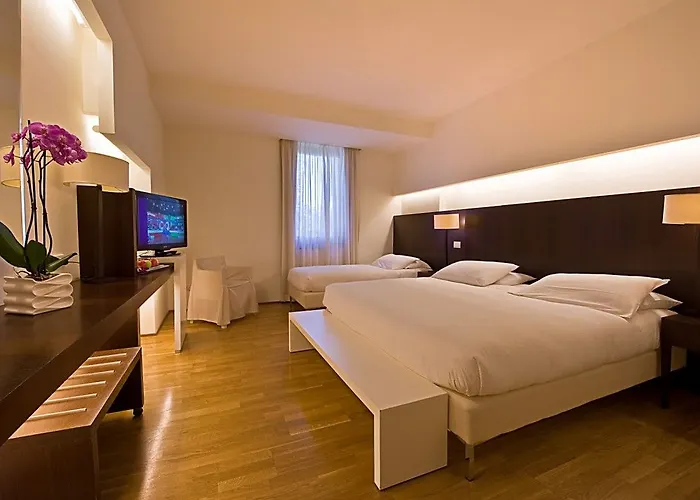 La Reggia Sporting Center Hotel 3*